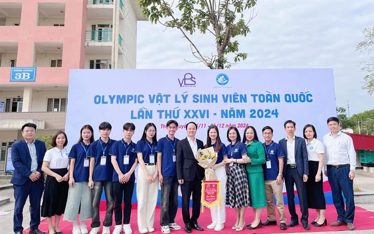 Chúc mừng đội tuyển Olympic Vật lý của Trường Đại học Mỏ - Địa chất đạt giải Nhì toàn đoàn trong cuộc thi Olympic Vật lý Sinh viên toàn quốc lần thứ XXVI - 2024 copy 011501
