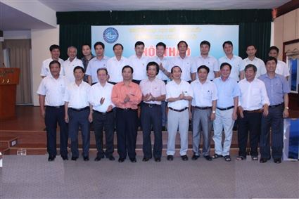 Các cán bộ bộ môn KTHL trong buổi gặp mặt một số cán bộ chủ chốt các mỏ hầm lò