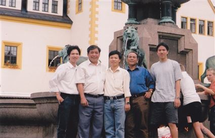 Cán bộ của bộ môn KTHL thăm nơi ở và học tập của NCS  tại Viện Mỏ - Luyện Kim Freiberg, CHLB Đức