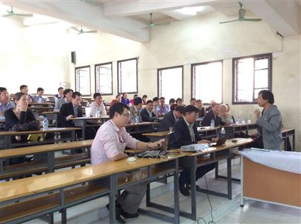 Báo cáo tại Hội nghị Khoa học  Trường Đại học Mỏ - Địa chất năm 2012