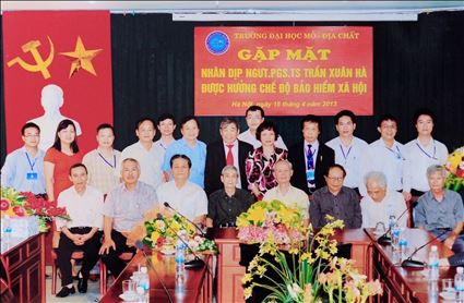 Gặp mặt nhân dịp PGS.TS. Trần Xuân Hà được nghỉ chế độ