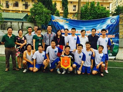Khoa Mỏ đạt giải nhất môn bóng đá nam cán bộ năm 2014